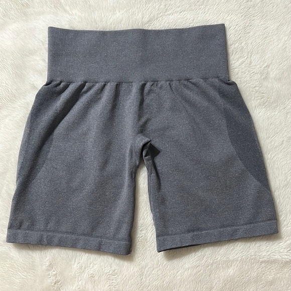 NVGTN Grey Contour Seamless Shorts Size Small - Picture 1 of 3